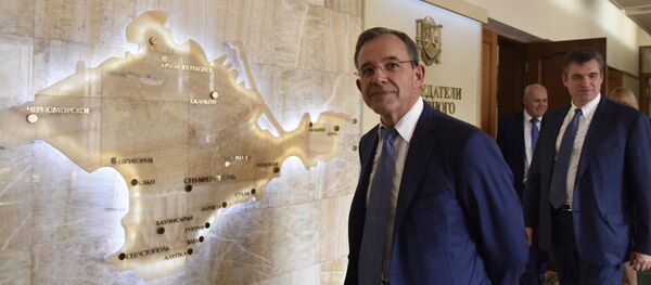 Thierry Mariani và đại biểu Quốc hội Pháp đến thăm Crưm - Sputnik Việt Nam