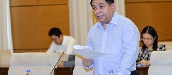 Bộ trưởng Bộ KHĐT Nguyễn Chí Dũng thay mặt Thủ tướng Chính phủ trình bày Tờ trình về dự án Luật Đơn vị hành chính-kinh tế đặc biệt - Sputnik Việt Nam