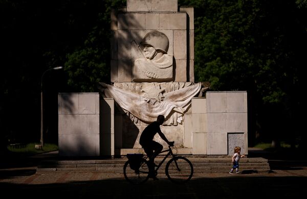 Tượng đài Liên Xô ở Ba Lan - Sputnik Việt Nam