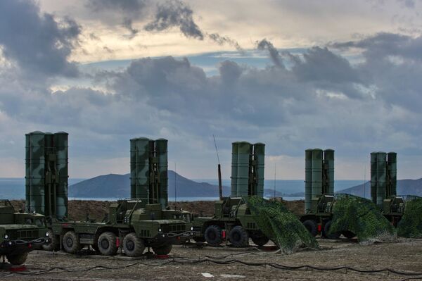 Tên lửa phòng không S-400 của Nga - Sputnik Việt Nam