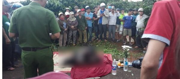 Thi thể hung thủ được tìm thấy tại một giếng nước gần hiện trường. - Sputnik Việt Nam