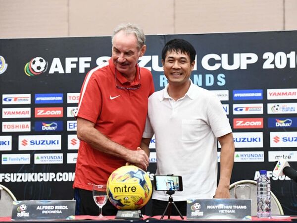 Việt Nam vẫn đang gặp khó khăn để tìm kiếm người thay thế Hữu Thắng - Sputnik Việt Nam