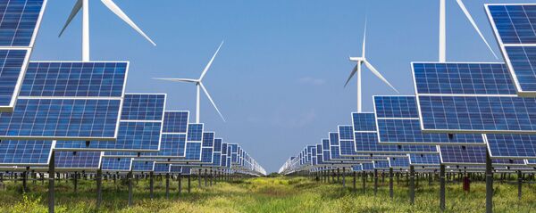 Солнечные панели и ветровые турбины, вырабатывающие электричество - Sputnik Việt Nam