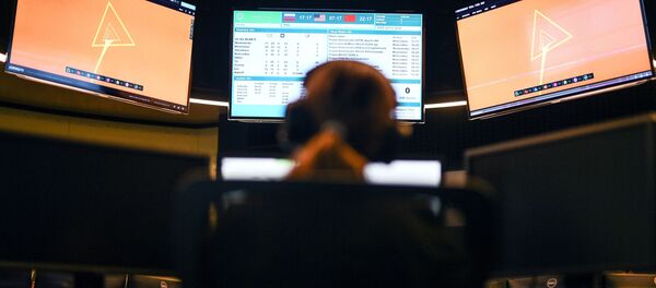 Сотрудница во время работы в компании Лаборатория Касперского в Москве Сотрудница во время работы в компании Лаборатория Касперского в Москве - Sputnik Việt Nam