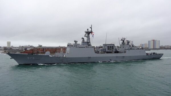 Chiến hạm tên lửa Roks Kang Gam Chan (DDH-979) và tàu hậu cần Roks Hwacheon (AOE-59) sẽ đến thăm hữu nghị Đà Nẵng từ ngày 18/9 tới. - Sputnik Việt Nam
