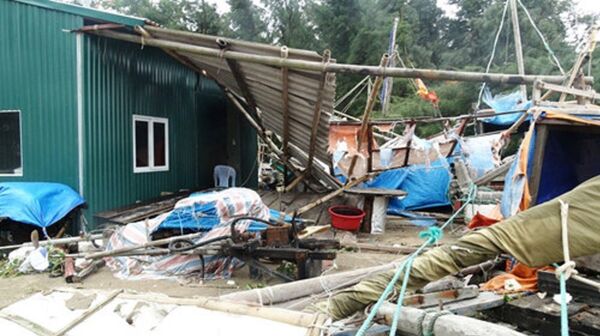 Sóng đánh sập các chòi canh ngư lưới cụ Sóng đánh sập các chòi canh ngư lưới cụ - Sputnik Việt Nam