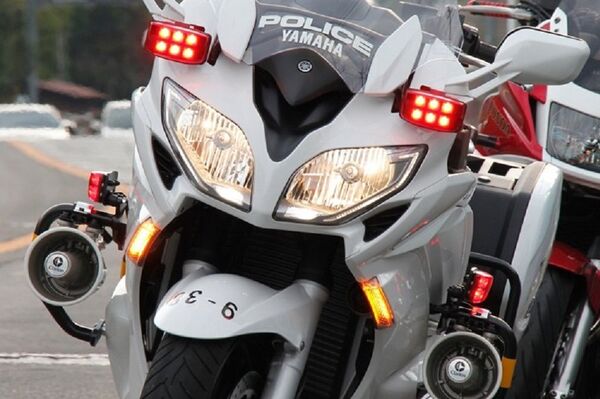 Soi dàn môtô “khủng” Yamaha FJR1300P của Bộ Công An Soi dàn môtô “khủng” Yamaha FJR1300P của Bộ Công An - Sputnik Việt Nam