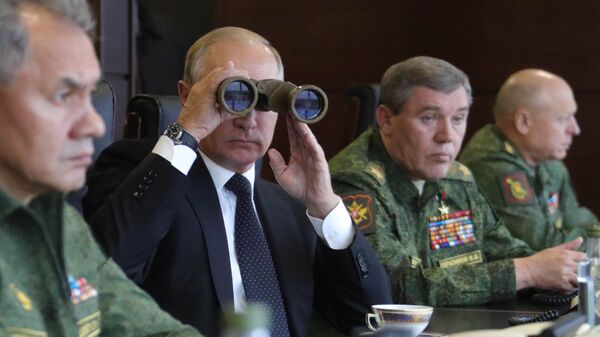 Tổng thống Nga Vladimir Putin thị sát kiểm tra hoạt động của lực lượng vũ trang Quốc gia Liên minh Nga-Belarus - Sputnik Việt Nam