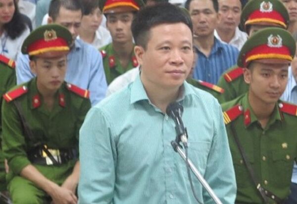 Cựu Chủ tịch Oceanbank - Hà Văn Thắm tự bào chữa trước tòa Cựu Chủ tịch Oceanbank - Hà Văn Thắm tự bào chữa trước tòa - Sputnik Việt Nam