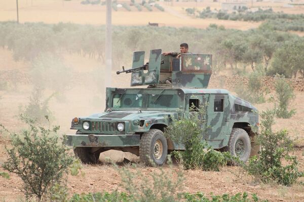 SDF : Chúng tôi đã nhận được thêm 120 xe tải vũ khí từ Hoa Kỳ - Sputnik Việt Nam