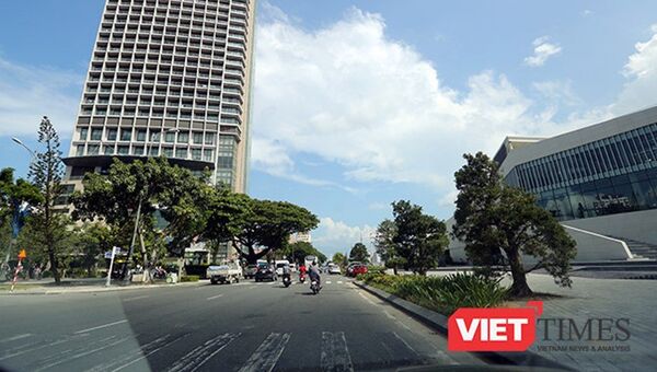 Trên tuyến đường Bạch Đằng (quận Hải Châu, Đà Nẵng) có đến 9 mục địa chỉ nhà, đất công sản nằm trong danh sách điều tra làm rõ của cơ quan an ninh điều tra - Sputnik Việt Nam