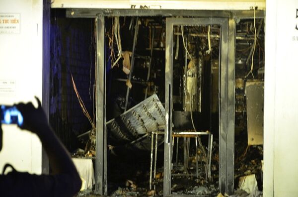 Toàn bộ tài sản trong nhà trị giá khoảng 800 triệu đồng bị cháy rụi - Sputnik Việt Nam