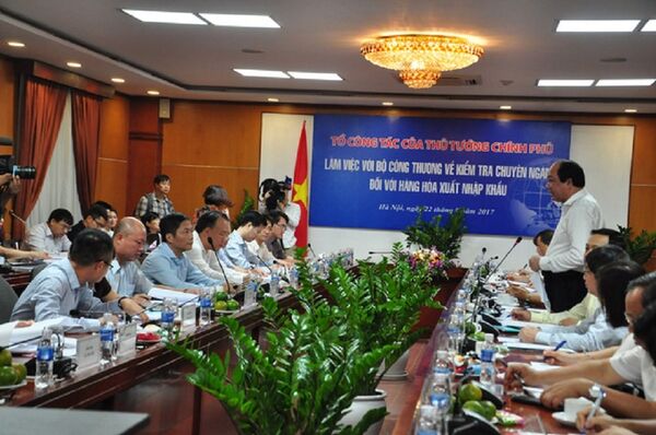 Tổ trưởng Tổ công tác của Chính phủ đánh giá cao việc cắt giảm mạnh số lượng điều kiện, giấy phép kinh doanh của ngành công thương - Sputnik Việt Nam