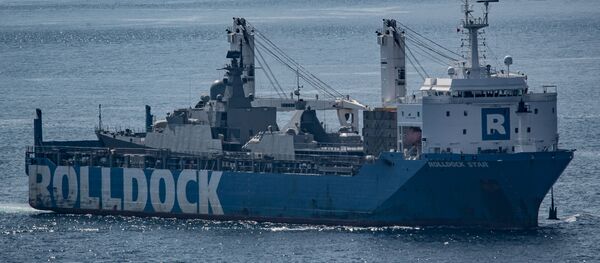 Tàu Rolldock Star (Hà Lan) chở theo chiến hạm Gepard 3.9 của Hải quân Việt Nam (trước đó mang số hiệu tạm 486). - Sputnik Việt Nam