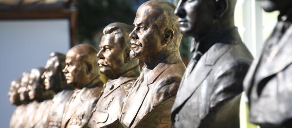 dãy tượng các nhà lãnh đạo Liên Xô - Sputnik Việt Nam