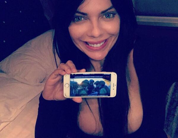 Suzy Cortez đọc Sputnik Suzy Cortez đọc Sputnik - Sputnik Việt Nam