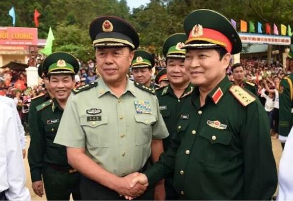 Lãnh đạo Bộ Quốc phòng hai nước gặp gỡ tại buổi giao lưu. - Sputnik Việt Nam