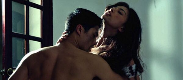 Cảnh nóng của Ngô Thanh Vân và Johnny Trí Nguyễn trong Bẫy rồng từng được đánh giá là rất tự nhiên và có hơi hướm Tây phương - Sputnik Việt Nam