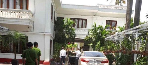 Quá trình khám xét nhà riêng của bà trùm Hứa Thị Phấn - Sputnik Việt Nam