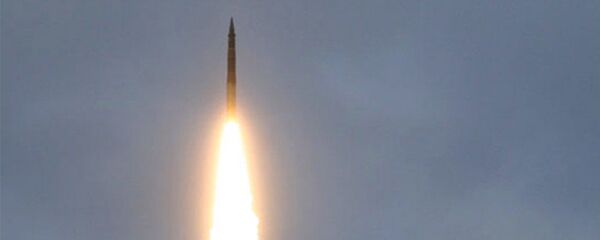 Vụ thử nghiệm tên lửa đạn đạo Topol của Nga Vụ thử nghiệm tên lửa đạn đạo Topol của Nga - Sputnik Việt Nam