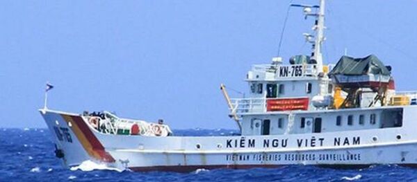 Tàu Kiểm ngư Việt Nam làm nhiệm vụ chấp pháp trên biển. - Sputnik Việt Nam