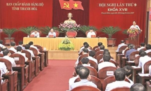 Ông Trịnh Văn Chiến - Bí thư Tỉnh uỷ Thanh Hoá chủ trì hội nghị Ban chấp hành Đảng bộ tỉnh Thanh Hóa lần thứ 9, khoá XVIII. - Sputnik Việt Nam