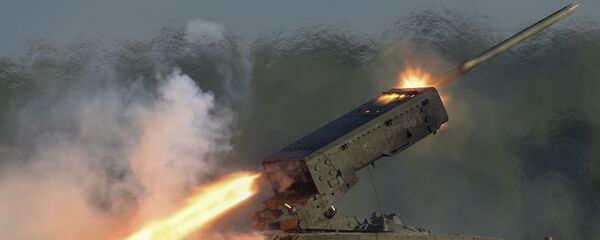 Пуск ракеты тяжелой огнеметной системой залпового огня ТОС-1А Солнцепек - Sputnik Việt Nam