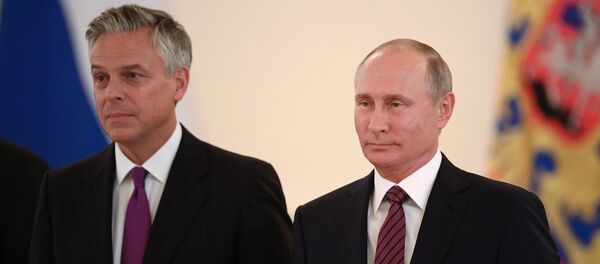 Tổng thống Nga Vladimir Putin và Đại sứ Mỹ Jon Meade Huntsman - Sputnik Việt Nam
