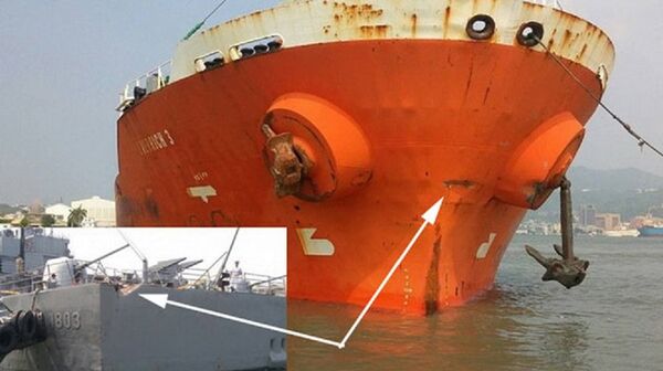 Cận cảnh vết lõm trên thân cả hai tàu - Sputnik Việt Nam