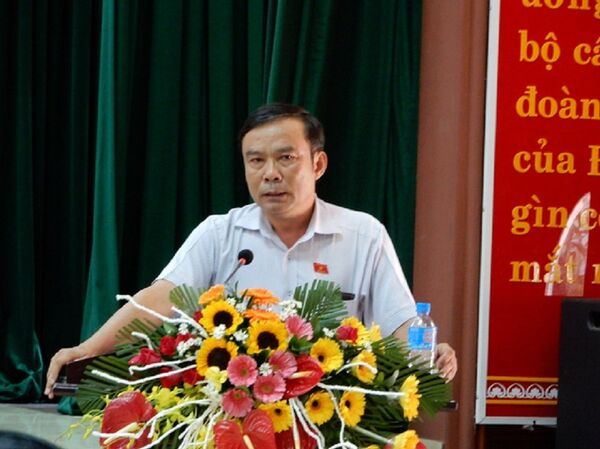 Ông Nguyễn Bá Sơn – Phó Trưởng đoàn chuyên trách Đoàn đại biểu Quốc hội TP Đà Nẵng trả lời ý kiến của các cử tri - Sputnik Việt Nam