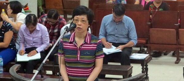 Bị cáo Châu Thị Thu Nga tại tòa Bị cáo Châu Thị Thu Nga tại tòa - Sputnik Việt Nam
