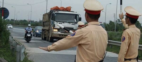 Cảnh sát giao thông làm nhiệm vụ. - Sputnik Việt Nam