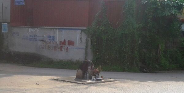 Người dân địa phương cho rằng Hòn đá mang hồn người trong đó - Sputnik Việt Nam