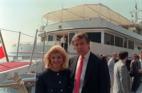 Donald và Ivana Trump, năm 1988 - Sputnik Việt Nam