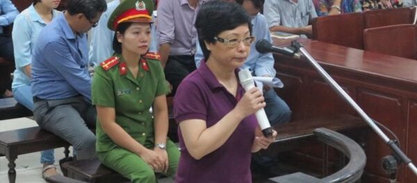 Bị cáo Châu Thị Thu Nga tại tòa. - Sputnik Việt Nam