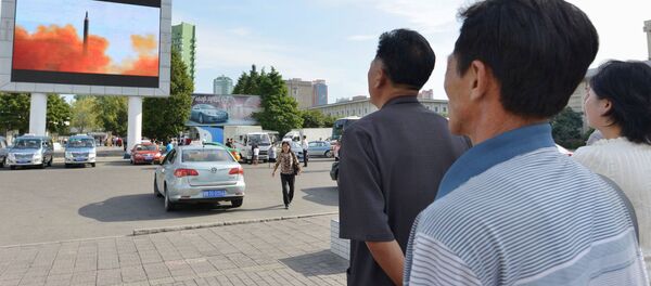 phóng tên lửa đạn đạo Hwasong-12 phóng tên lửa đạn đạo Hwasong-12 - Sputnik Việt Nam