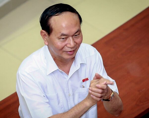 Chủ tịch nước Trần Đại Quang chào cử tri trong hội trường - Sputnik Việt Nam