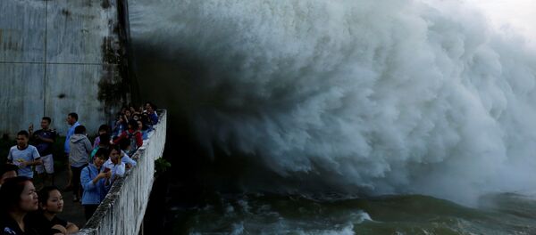 Xả lũ khẩn cấp từ hồ chứa của Trạm thủy điện Hòa Bình” - Sputnik Việt Nam