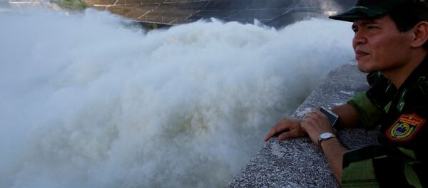 Xả lũ khẩn cấp từ hồ chứa của Trạm thủy điện Hòa Bình” - Sputnik Việt Nam