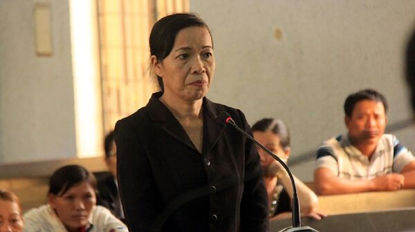 Bị cáo Hoa tại tòa - Sputnik Việt Nam