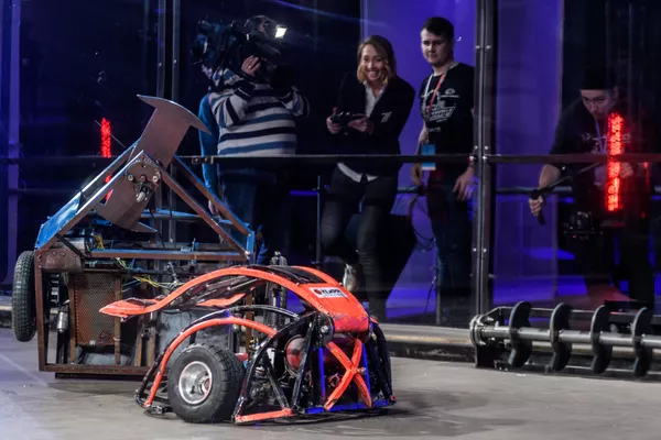 “Trận đấu robot trong khuôn khổ Festival Thanh niên và Sinh viên thế giới lần thứ XIX tại Công viên Olympic ở Sochi. “Trận đấu robot trong khuôn khổ Festival Thanh niên và Sinh viên thế giới lần thứ XIX tại Công viên Olympic ở Sochi. - Sputnik Việt Nam