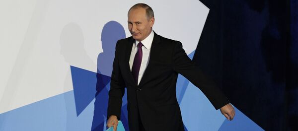 Президент РФ Владимир Путин во время итоговой сессии Международного дискуссионного клуба Валдай Президент РФ Владимир Путин во время итоговой сессии Международного дискуссионного клуба Валдай - Sputnik Việt Nam