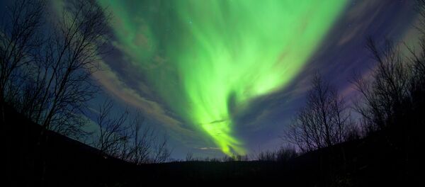 Hiện tượng cực quang ở ngoại ô thành phố Murmansk - Sputnik Việt Nam