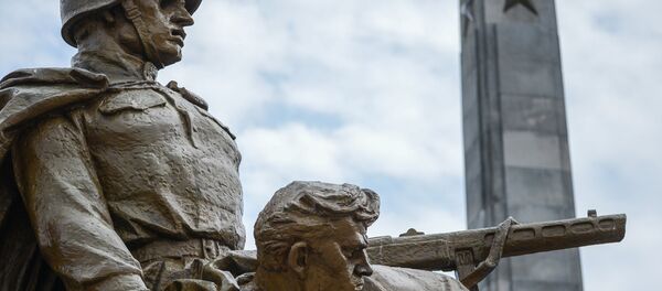 Кладбище-мавзолей советских воинов в Варшаве Кладбище-мавзолей советских воинов в Варшаве - Sputnik Việt Nam