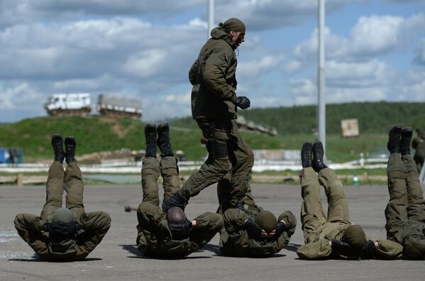 Tập trận chiến thuật đặc nhiệm của Rosgvardia. - Sputnik Việt Nam