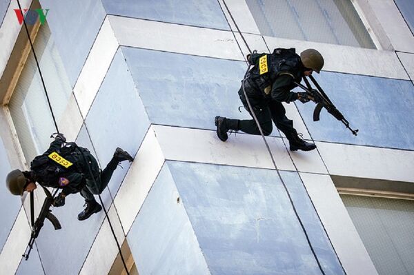 Phối hợp tác chiến giải cứu con tin - Sputnik Việt Nam