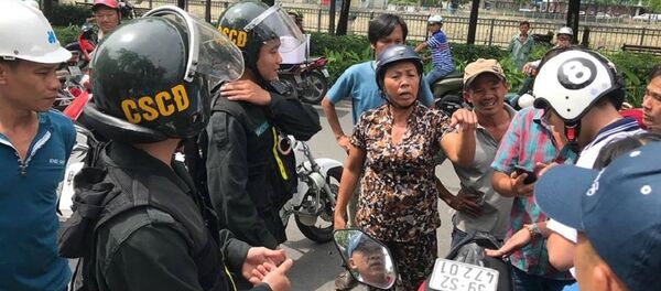 CSCĐ liên quan đến clip lên gối học sinh CSCĐ liên quan đến clip lên gối học sinh - Sputnik Việt Nam