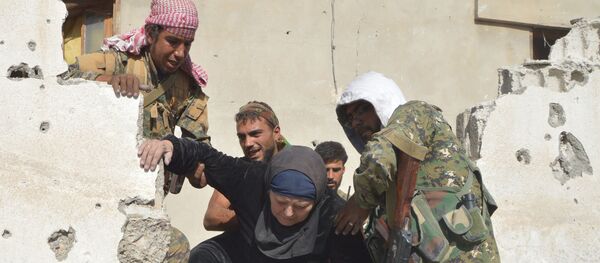 Những người dân Raqqa được giải cứu - Sputnik Việt Nam
