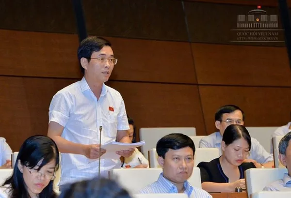 Đại biểu Hoàng Quang Hàm: Vay đảo nợ làm nợ chồng lên nợ Đại biểu Hoàng Quang Hàm: Vay đảo nợ làm nợ chồng lên nợ - Sputnik Việt Nam