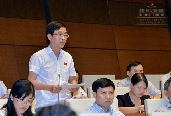 Đại biểu Hoàng Quang Hàm: Vay đảo nợ làm nợ chồng lên nợ  - Sputnik Việt Nam